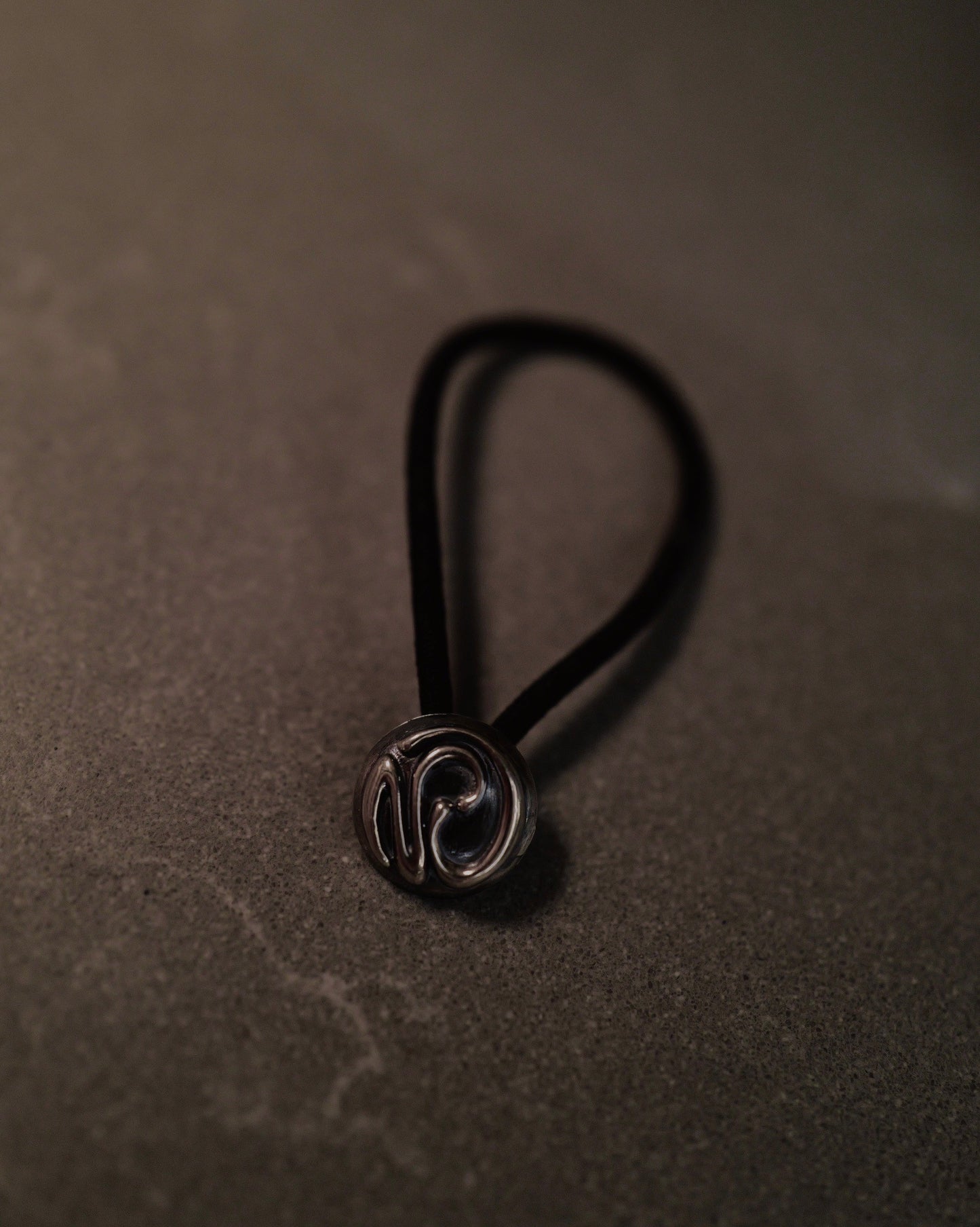NEROLI “SILVER CONCHO” HAIR ELASTIC