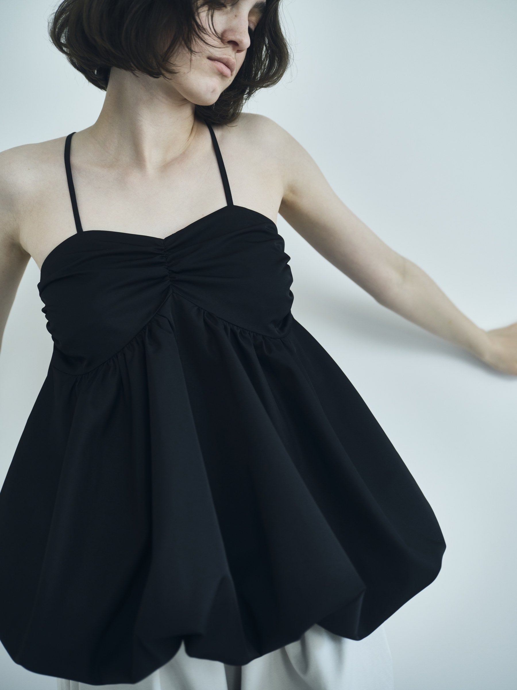 NEROLI SS26 image_root/フセンターギャザー バルーンビスチェォルダ/260312_NEROLI_128.jpg