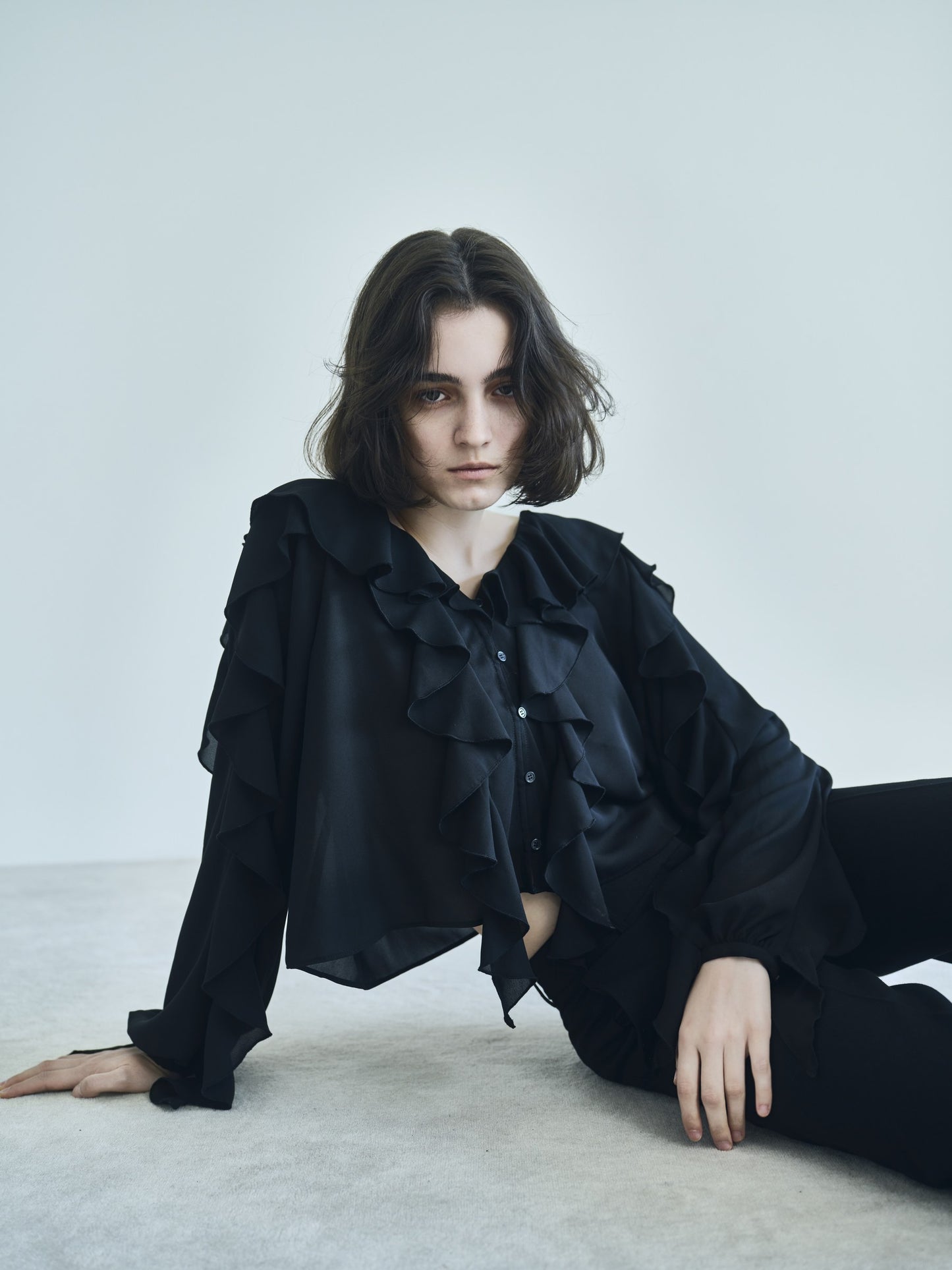 NEROLI SS26 image_root/ドレープ ラッフルブラウス/260312_NEROLI_155.jpg
