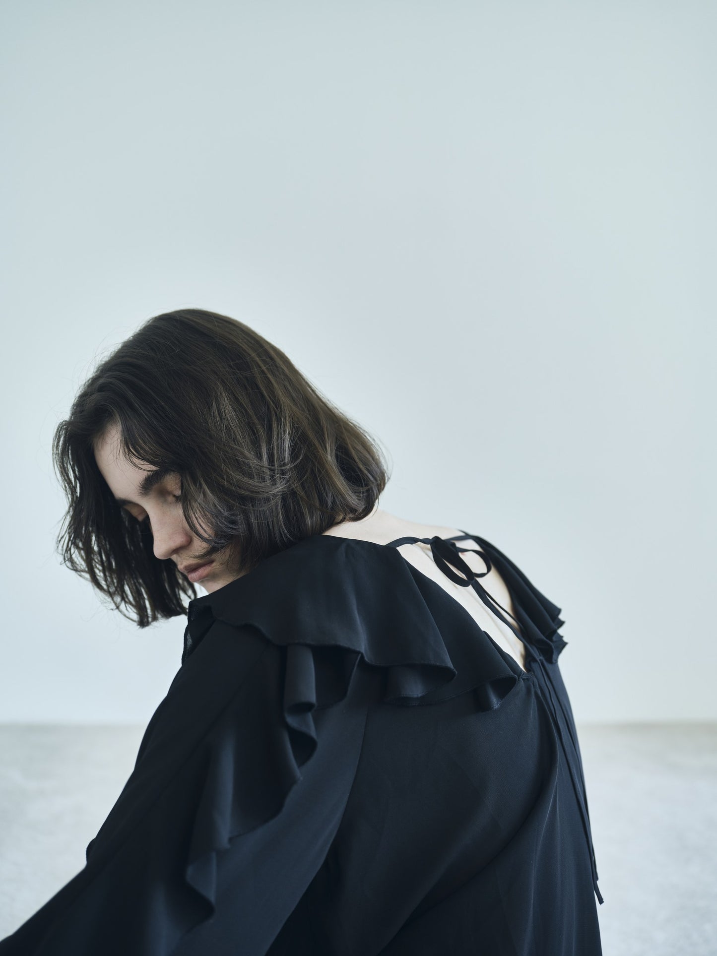 NEROLI SS26 image_root/ドレープ ラッフルブラウス/260312_NEROLI_158.jpg