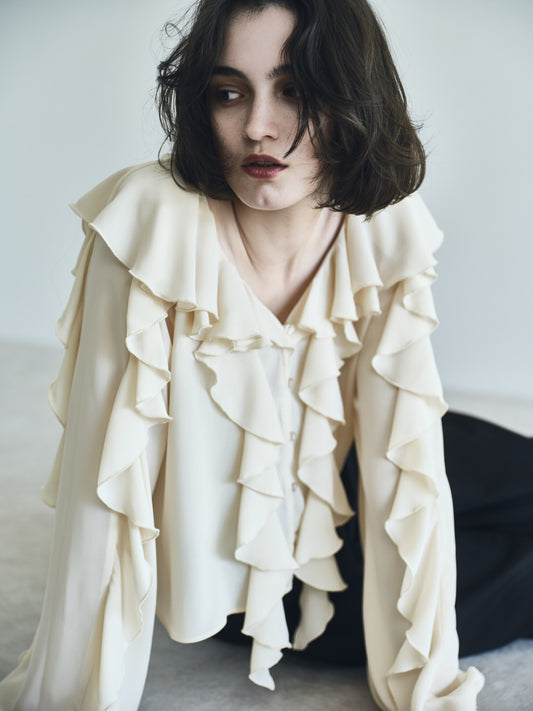 NEROLI SS26 image_root/ドレープ ラッフルブラウス/260312_NEROLI_347.jpg