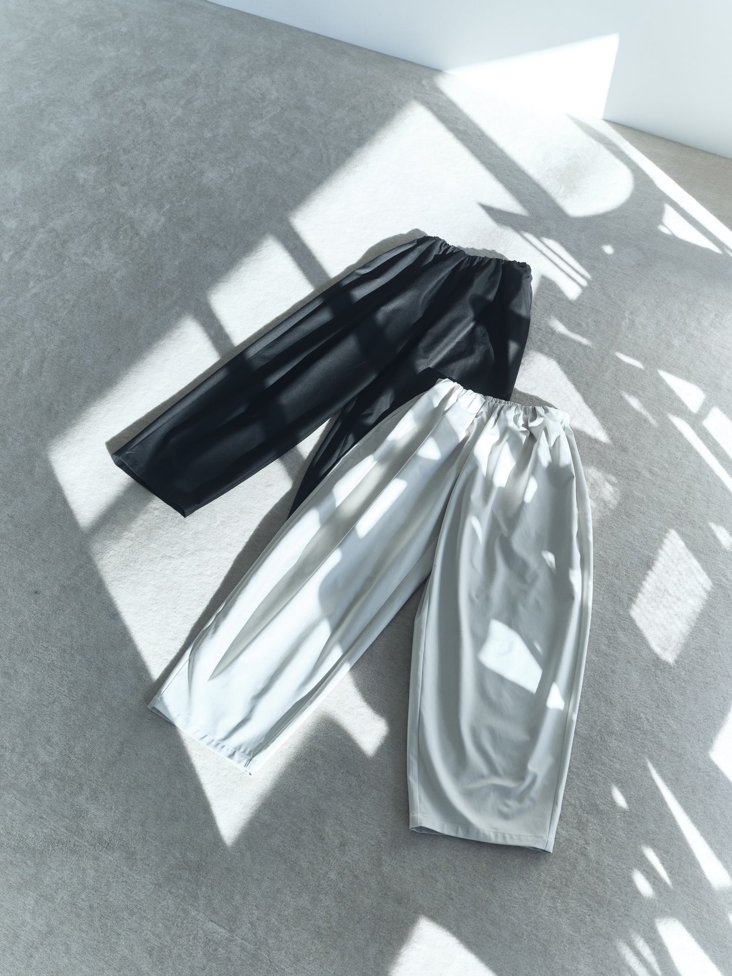 NEROLI SS26 image_root/ディープタック イージーワイドパンツ/260312_NEROLI_428.jpg