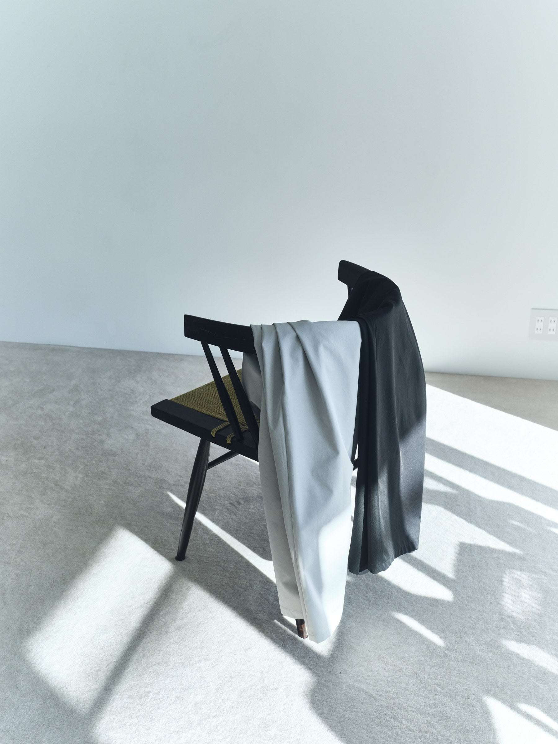 NEROLI SS26 image_root/ディープタック イージーワイドパンツ/260312_NEROLI_429.jpg