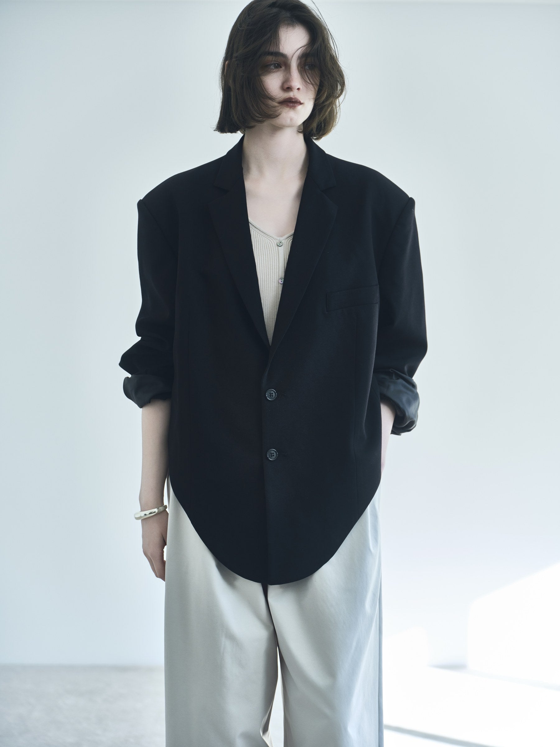 NEROLI SS26 image_root/バックオープン オーバーショルダー ジャケット/260312_NEROLI_431.jpg