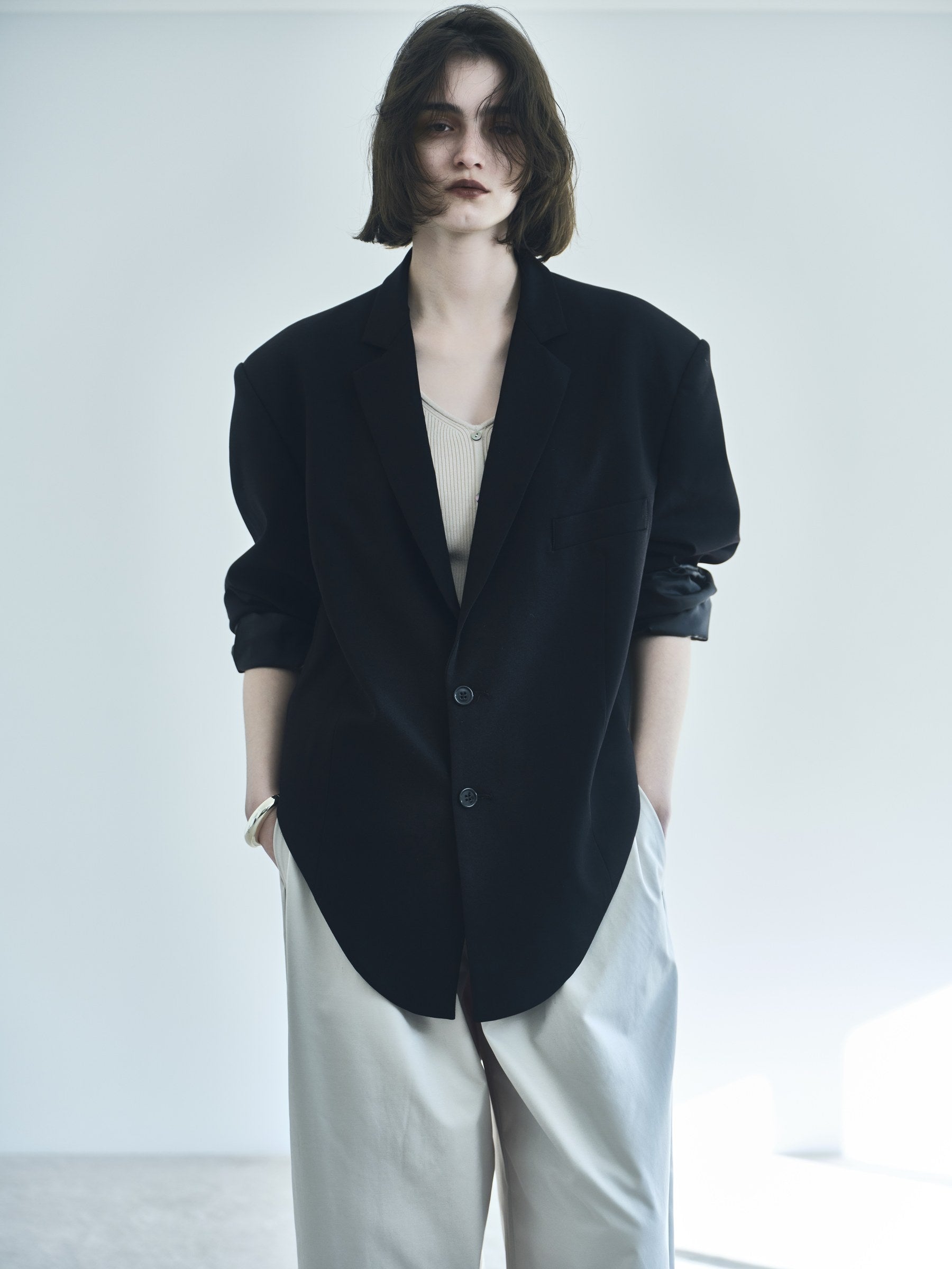 NEROLI SS26 image_root/バックオープン オーバーショルダー ジャケット/260312_NEROLI_433.jpg