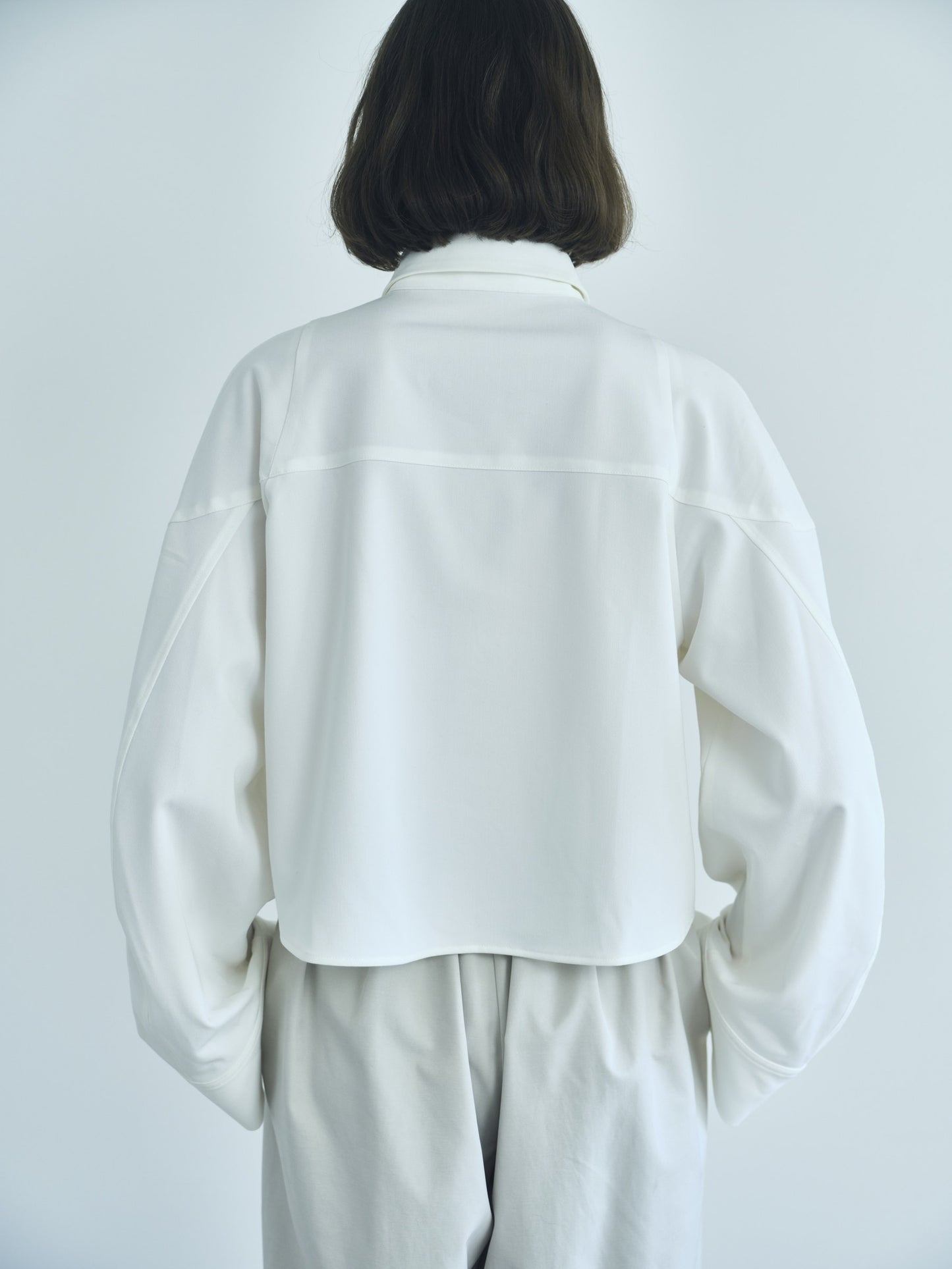 NEROLI SS26 image_root/立体スリーブ ビッグシャツ/260312_NEROLI_78.jpg