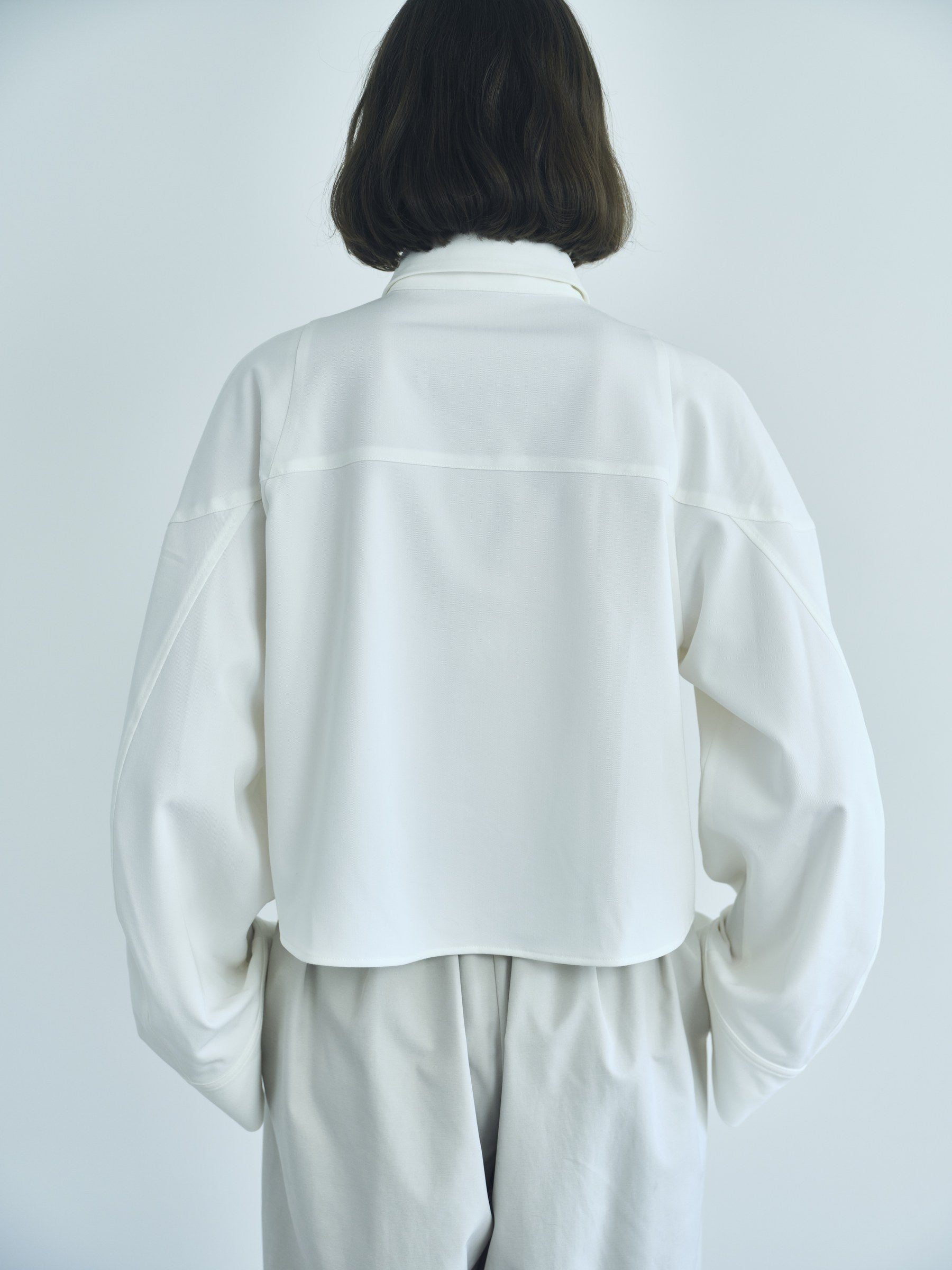 NEROLI SS26 image_root/立体スリーブ ビッグシャツ/260312_NEROLI_78.jpg