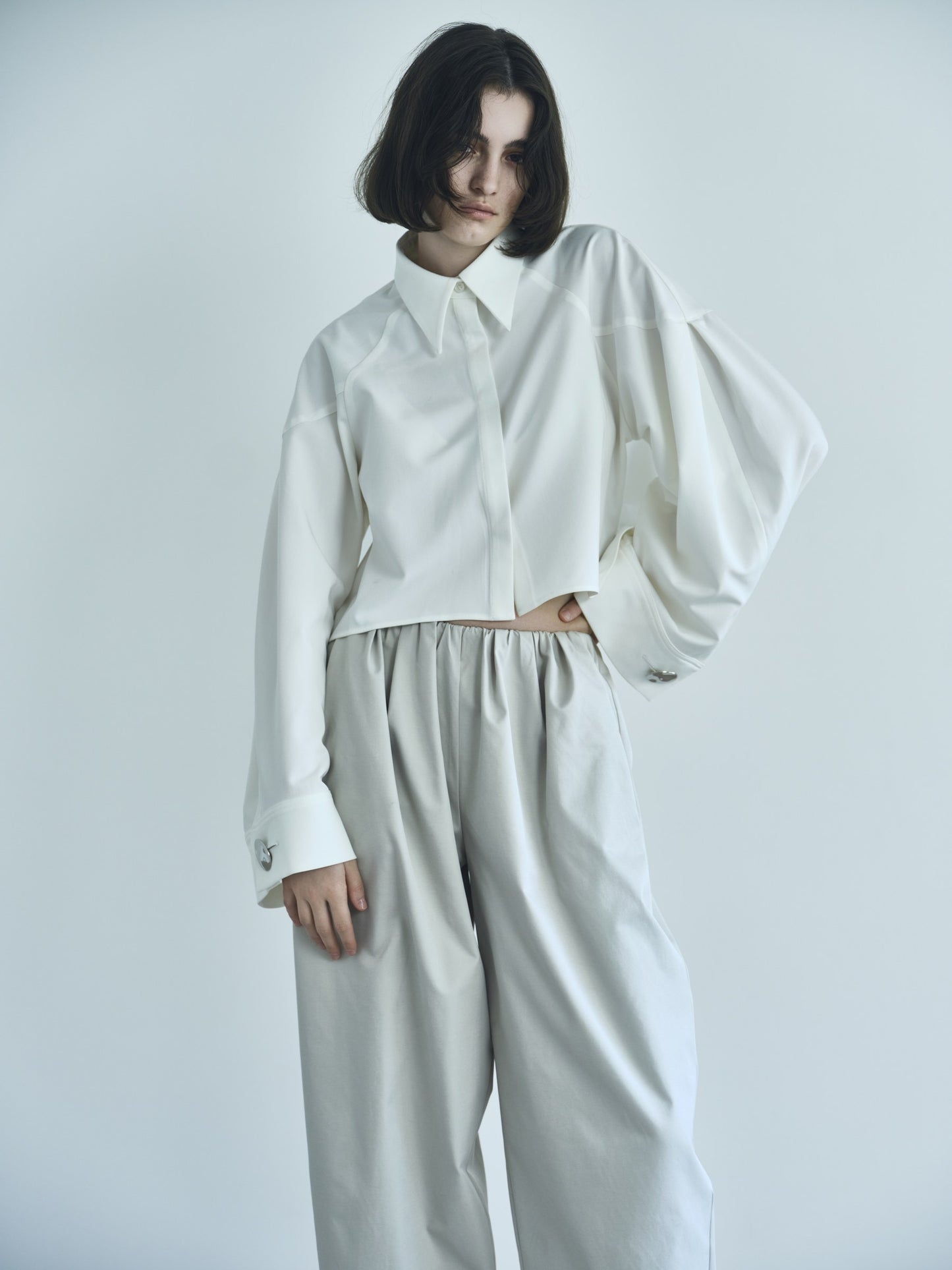 NEROLI SS26 image_root/立体スリーブ ビッグシャツ/260312_NEROLI_84.jpg