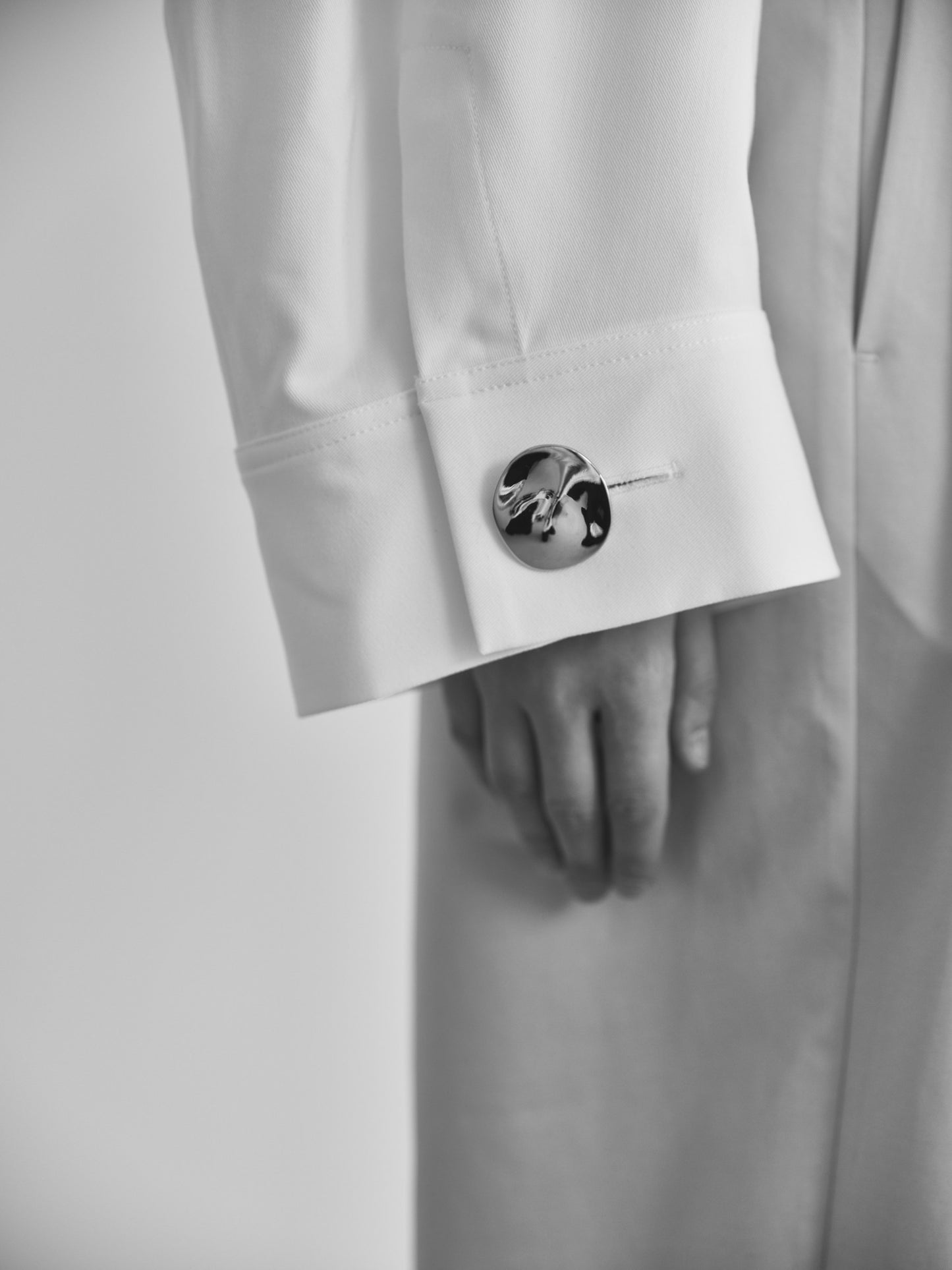 NEROLI SS26 image_root/立体スリーブ ビッグシャツ/260312_NEROLI_91.jpg